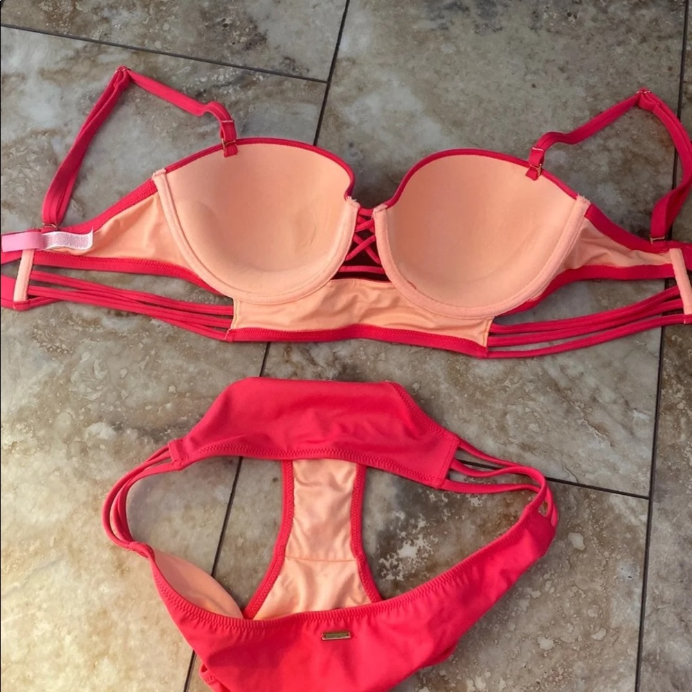 Beautiful two pieces swimwear sets 
Pink - Picture 6 of 7